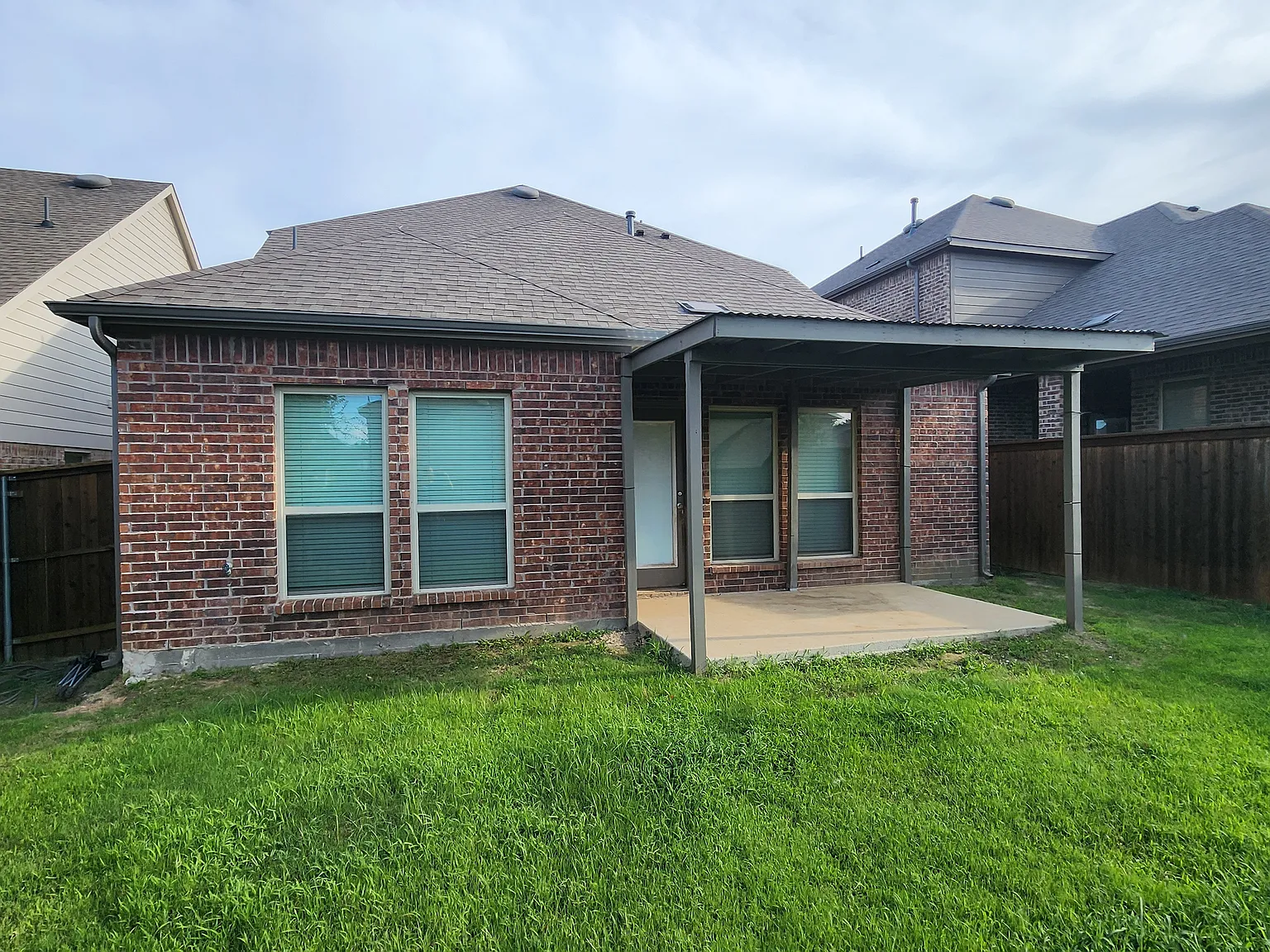 3 bed, 3.5 bath, 2205 sqft, $2,095 — Photo 4