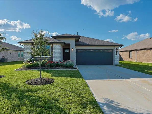 14507 Sweetwater Dr, Baytown, TX 77523