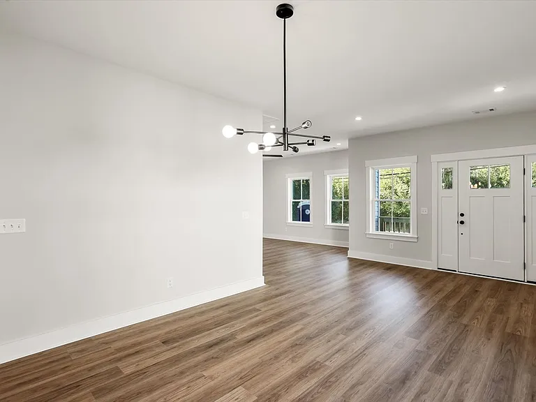 5406 Mildred St — Photo 4