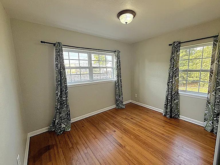 3000 Knollwood Cir — Photo 15