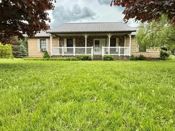 20 Valley View Dr, Warren, PA 16365