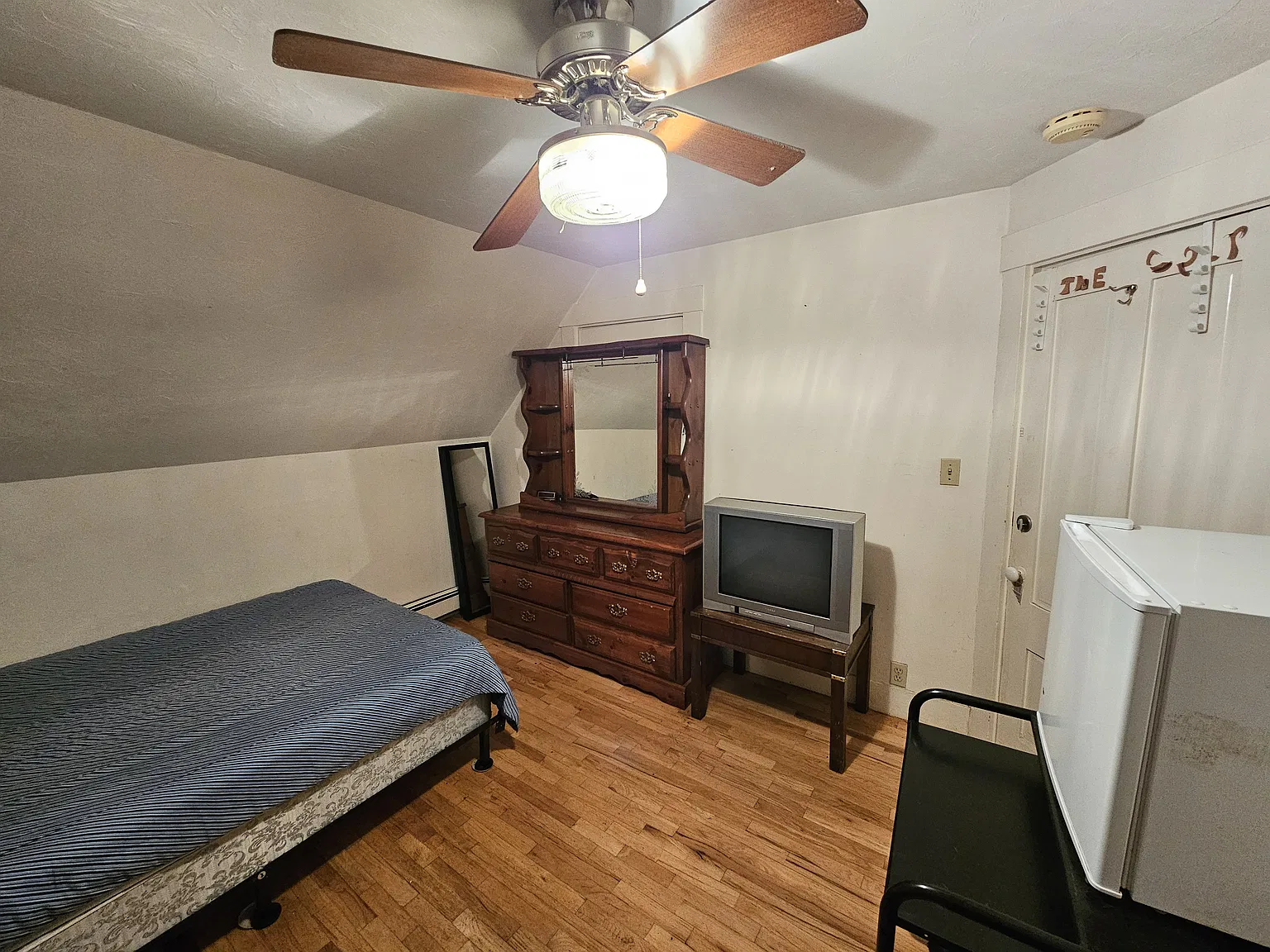3 bed, 150 sqft, $725 — Photo 2