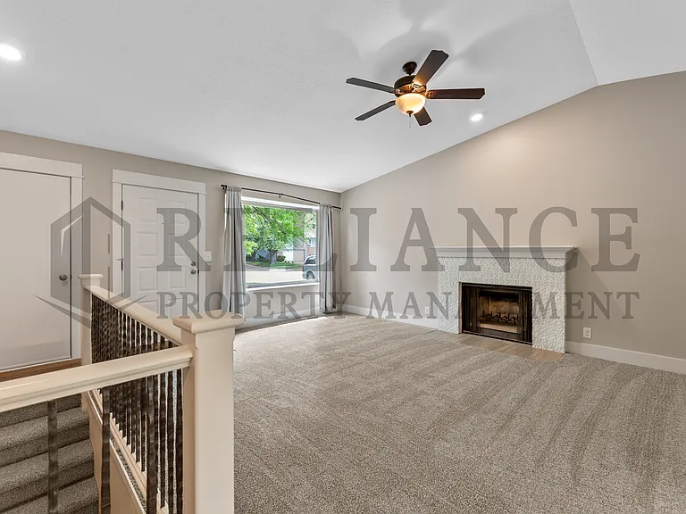 117 S Lark Ln — Photo 5