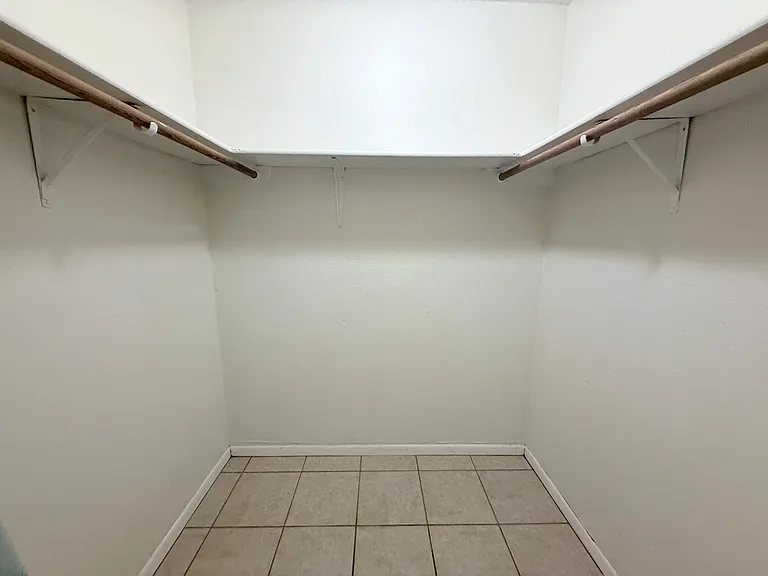 600 Country Aire Dr — Photo 10