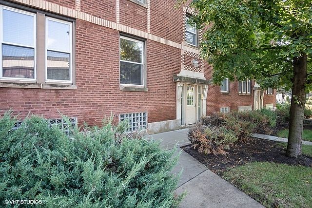1st image of 3949 N Saint Louis Ave #2