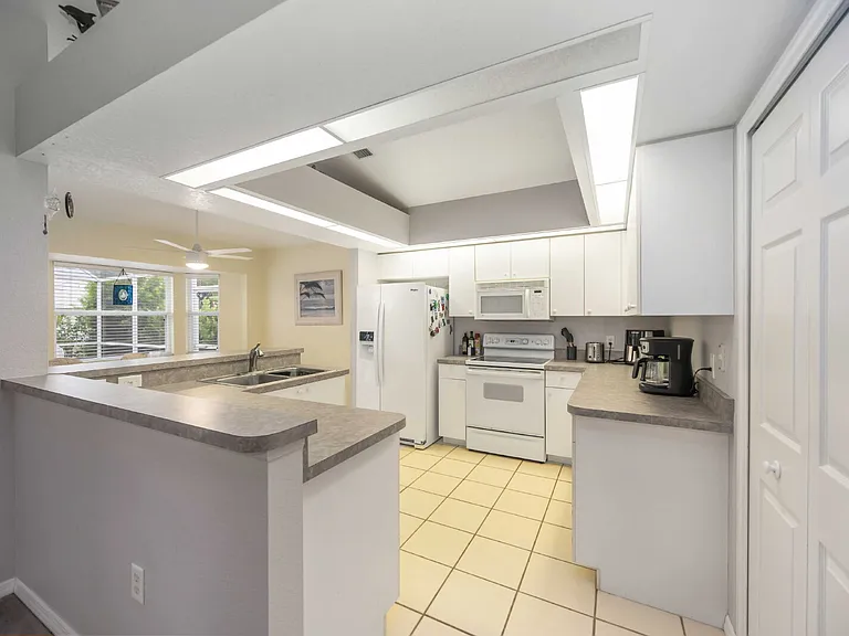 107 Cottage Pl — Photo 9
