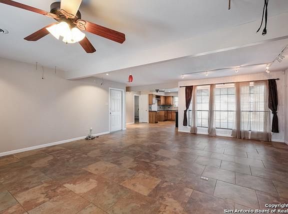 3rd image of 1107 Morey Peak Dr