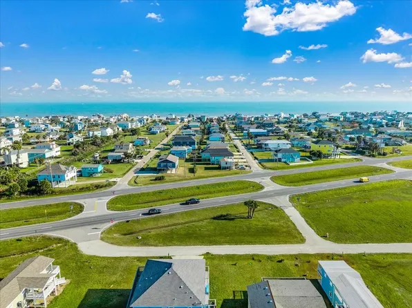 14115 Miramar Dr, Galveston, TX 77554