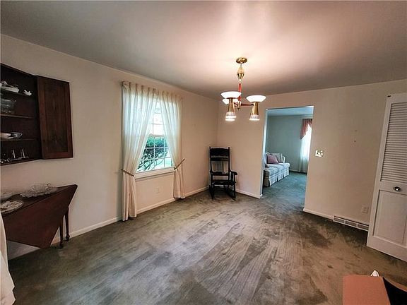 3rd image of 1124 McKenna Way