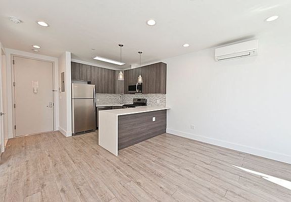 4th image of 25-35 18th St #2