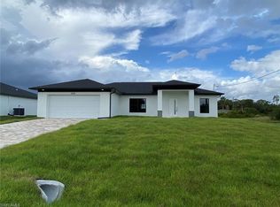 3014 Redwood Ln, Labelle, FL 33935