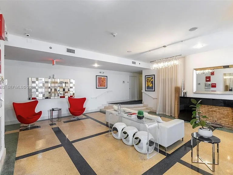 1300 Pennsylvania Ave #305 — Photo 15