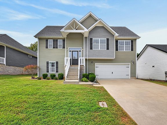 2nd image of 2833 Russet Ridge Dr