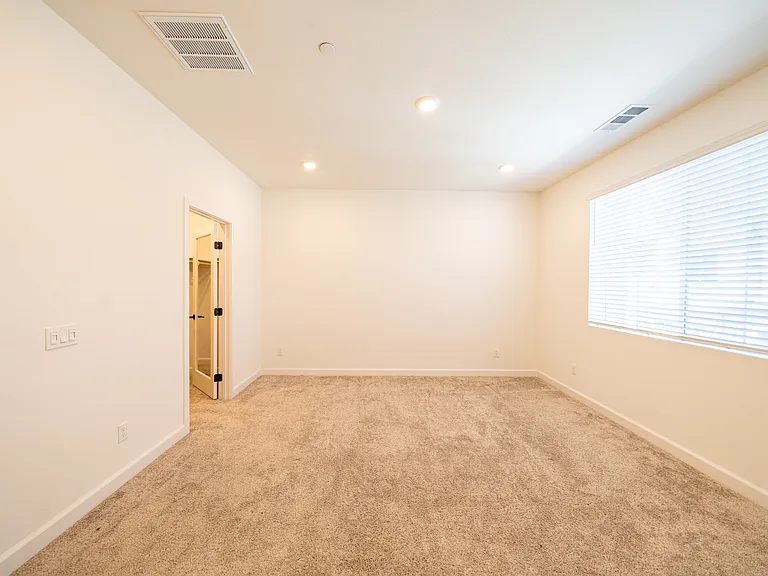828 Mateo St #4 — Photo 21