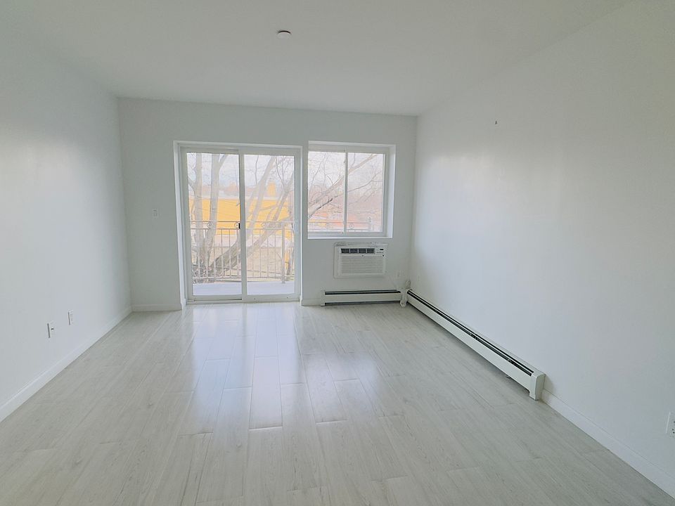 1st image of 3122 60th St #3R