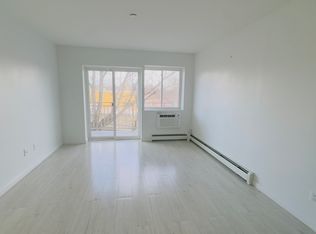 3122 60th St #3R, Woodside, NY 11377