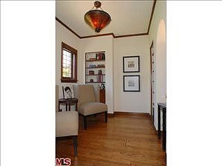 5th image of 210 Tilden Ave