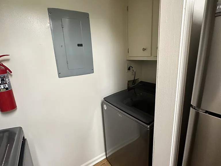 2905 Burch Ave #8 — Photo 12