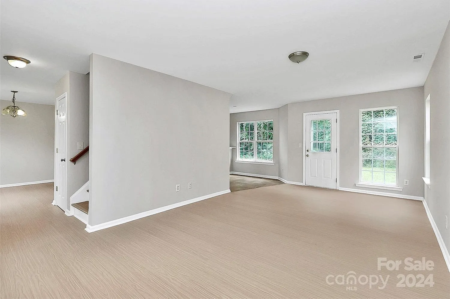 3 bed, 1460 sqft, $2,100 — Photo 3