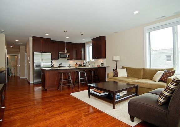 3rd image of 1600 N Bell Ave APT 3C