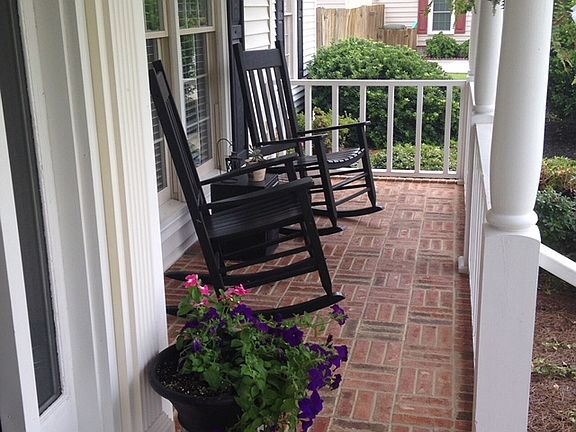 2nd image of 141 Ashwood Dr