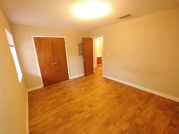 5th image of 325 Overland Rd #1B