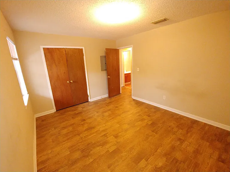 325 Overland Rd #4B — Photo 6