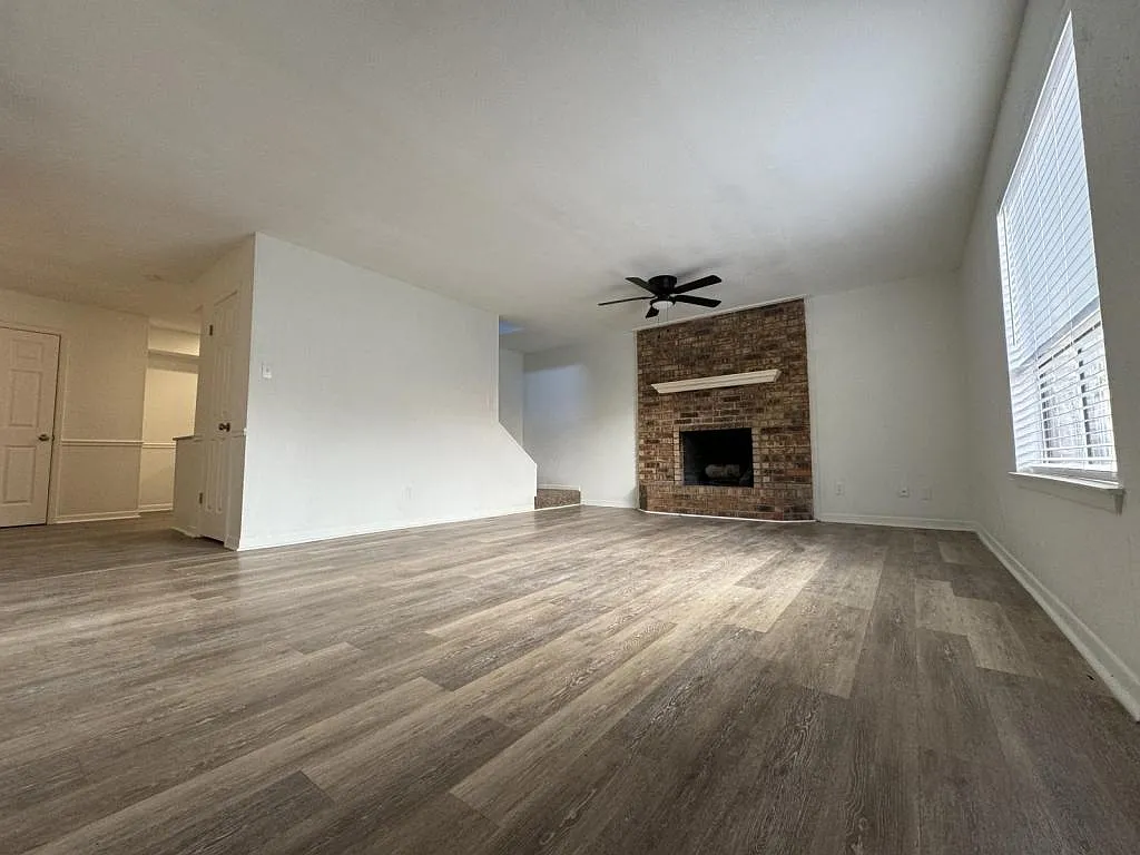 3910 Shallow Ford Rd — Photo 3