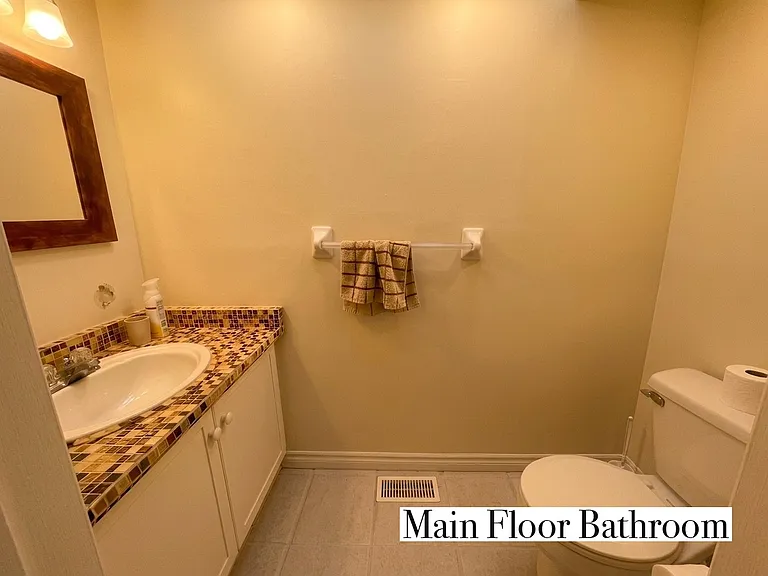 1055 Gordon St — Photo 4