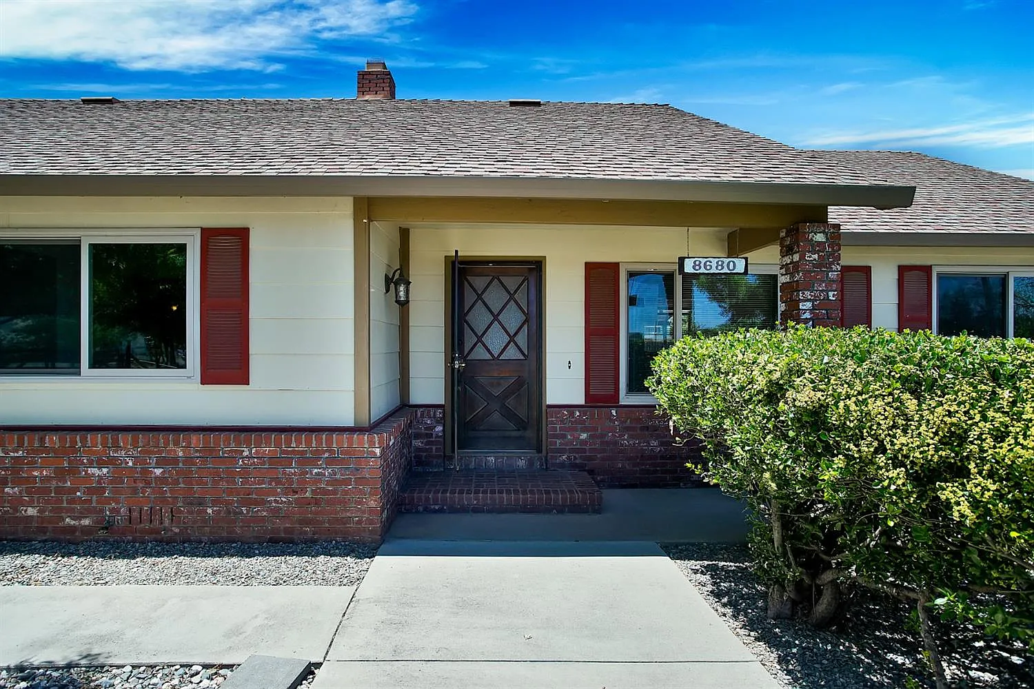 8680 Cherrington Ln photo 1