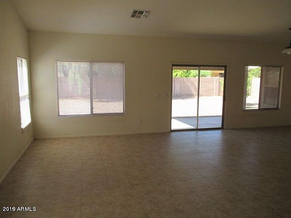 3rd image of 1752 E Wildhorse Pl