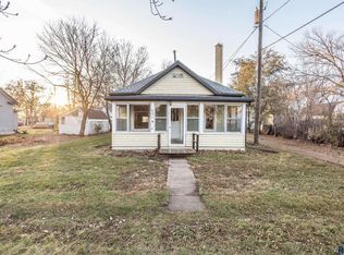 621 Montana St, Centerville, SD 57014