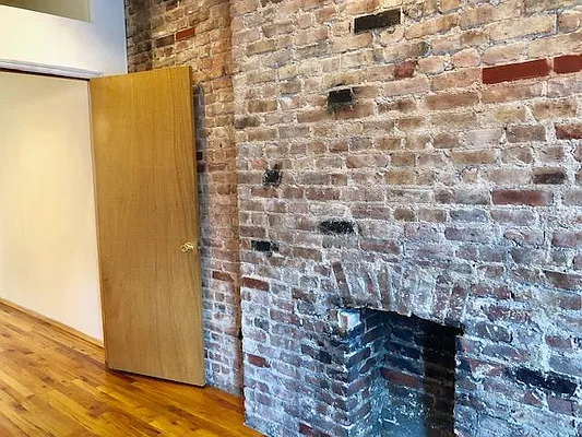 Rented by Bank Neary | media 38