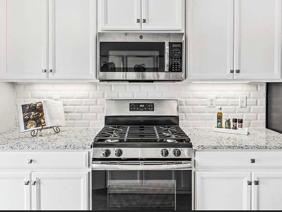 3rd image of 2926 Waterfront Way
