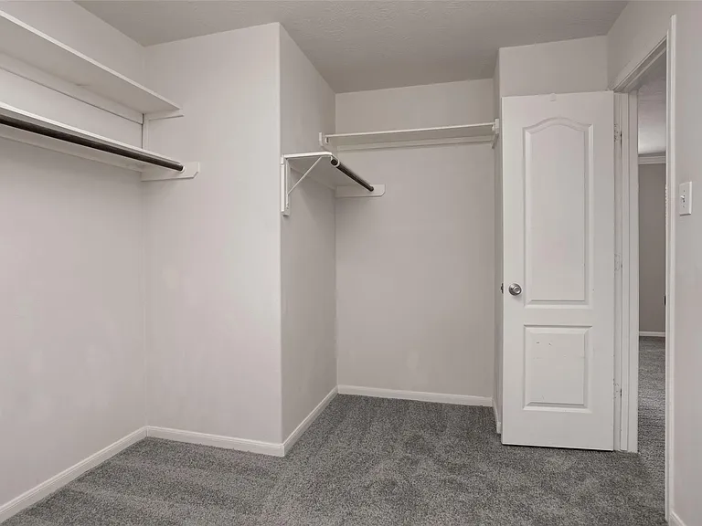 30322 Deleon Fields Dr — Photo 40