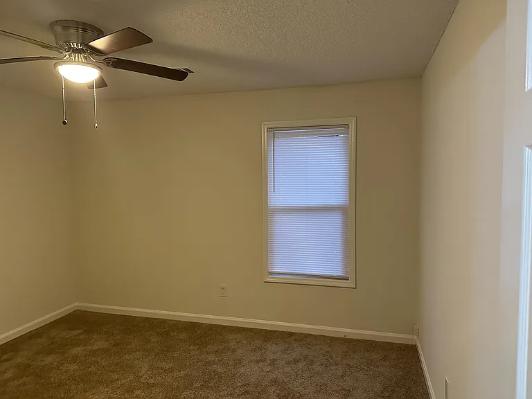 4106 Hawthorne Cir SE — Photo 8