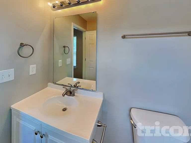 3912 Farlow Rd — Photo 9