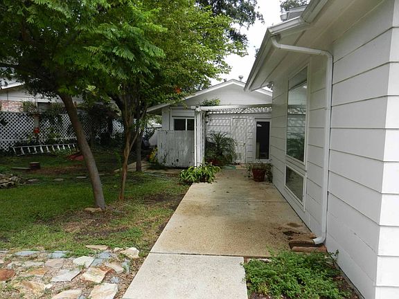 5th image of 826 Serenade Dr