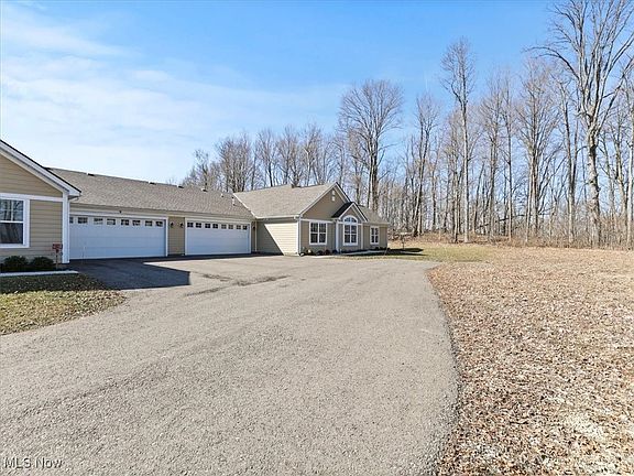5th image of 218 Tisbury Cir