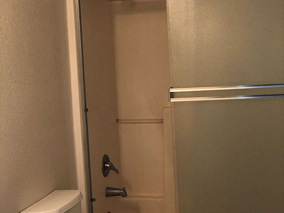 5th image of 195 Lois Ln APT 28