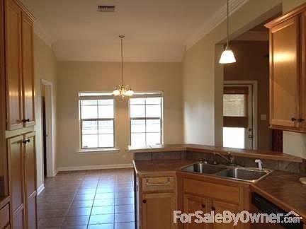 3rd image of 106 Fanfare Ln