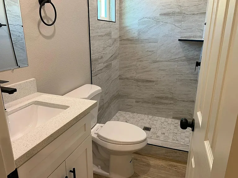 4037 Van Dyke Ave #B — Photo 8