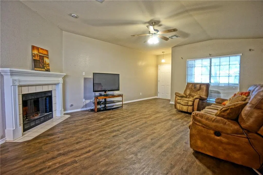 3612 Ruby Red Dr — Photo 3