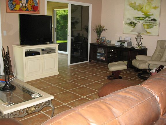 4th image of 1921 S Garden Grove Cir