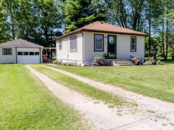 654 Sheridan Rd, Saint Joseph, MI 49085