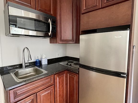 3rd image of 325 E 90th St APT 5FE