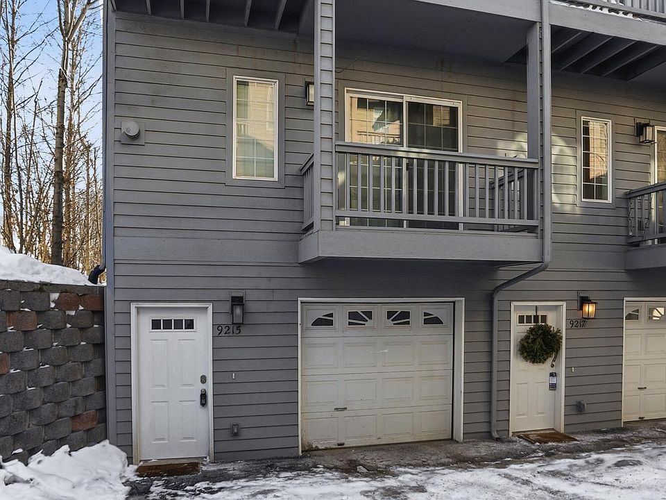 1st image of 9215 Commons Pl #5