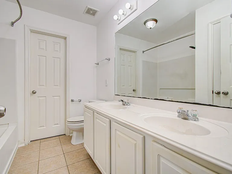 3815 Shire Valley Dr — Photo 22