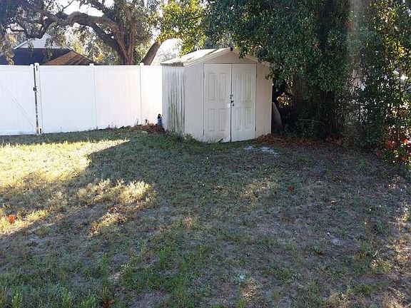 3rd image of 8717 N Renfrew Pl