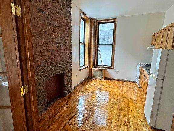 5th image of 374 W 46th St #2E